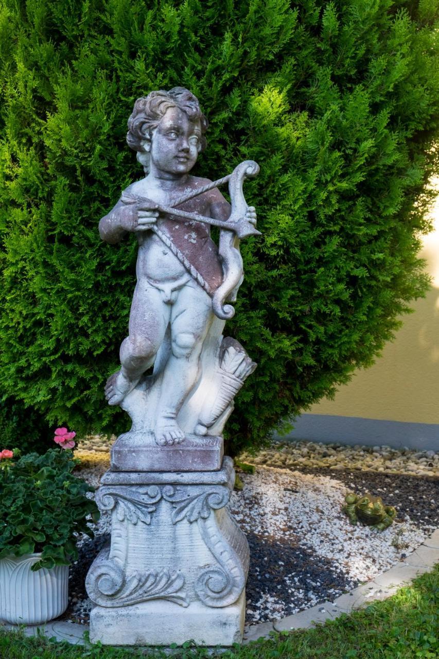 Gaestehaus Stoegmueller Asten 外观 照片